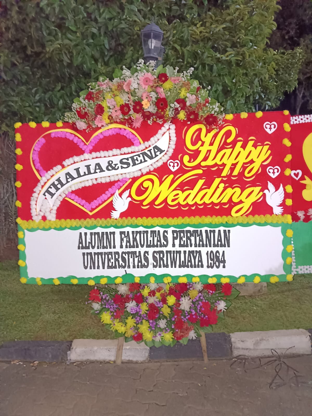 Cinta yang Tak Pudar: Cara Mudah Pesan Bunga di Adipala