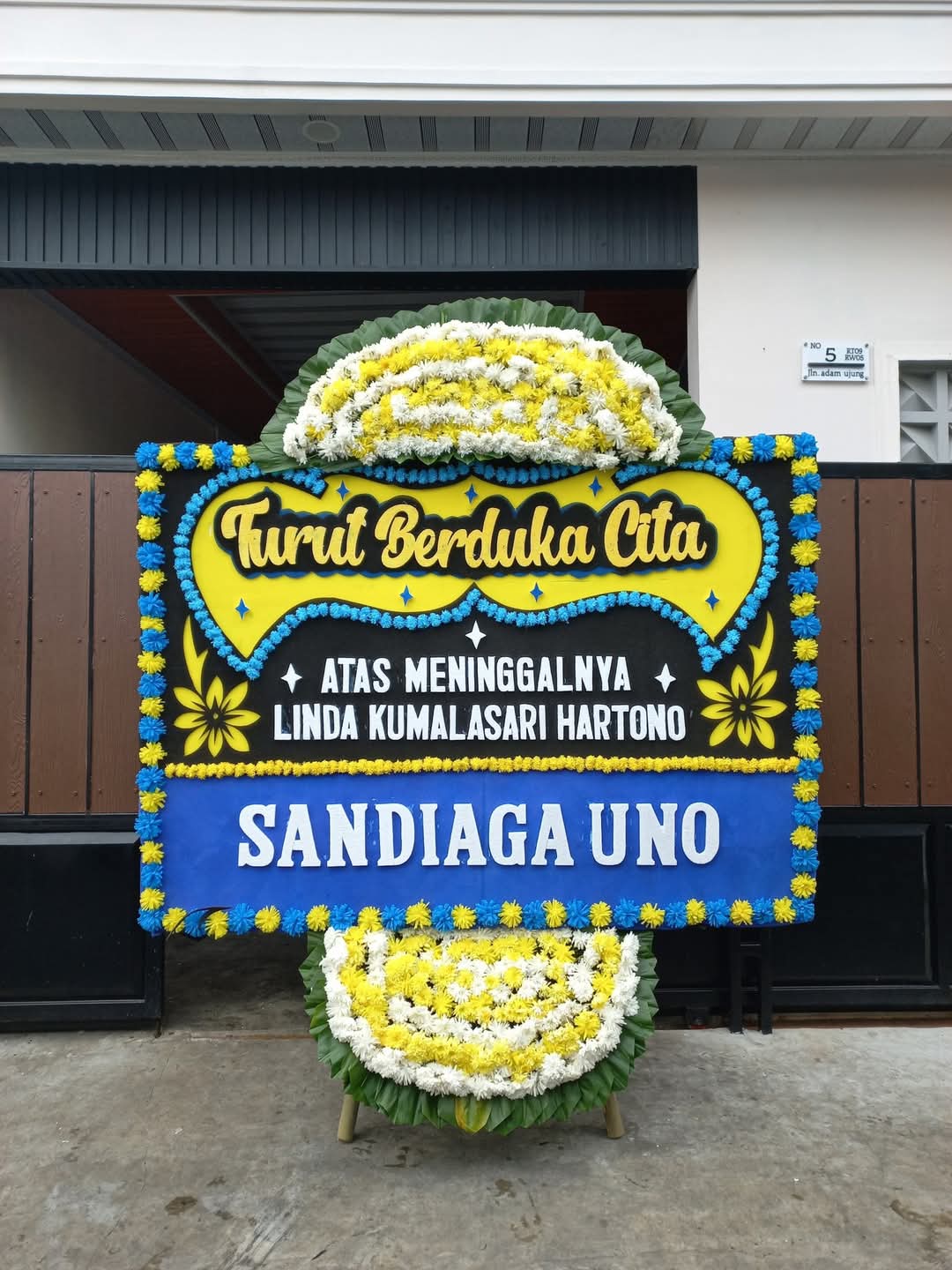 Bunga Adipala: Menghiasi Hari dengan Cinta yang Tak Pudar